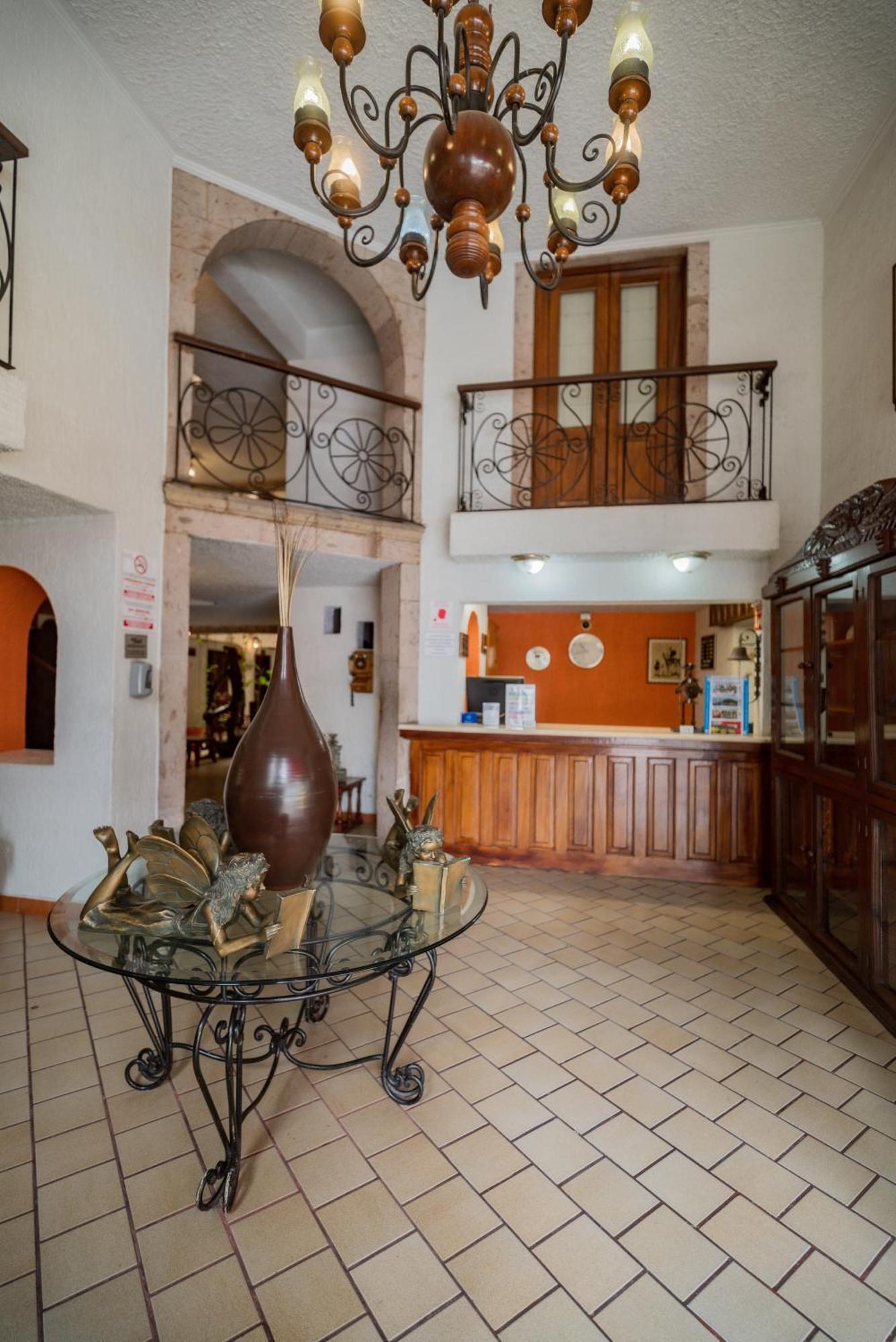 Hotel Don Quijote Plaza - Guadalajara Centro Historico Dış mekan fotoğraf