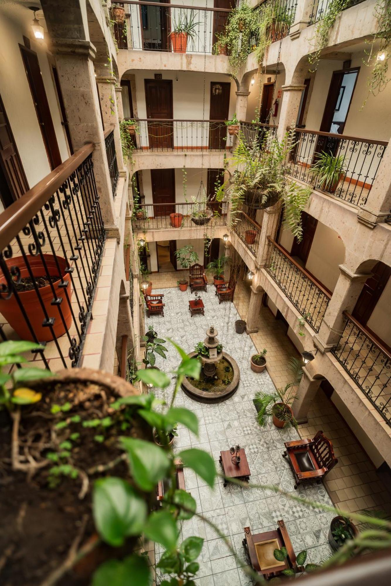Hotel Don Quijote Plaza - Guadalajara Centro Historico Dış mekan fotoğraf