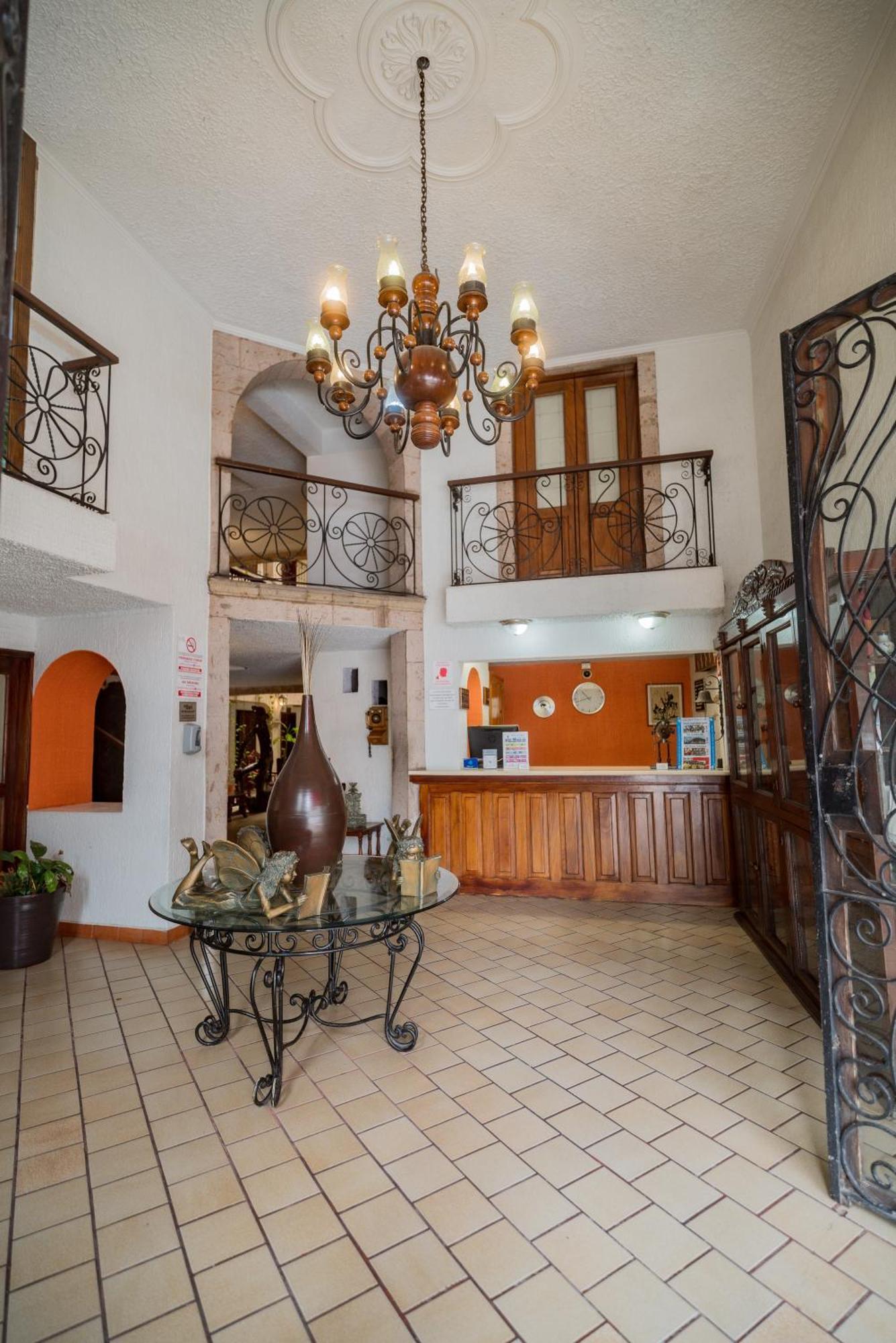 Hotel Don Quijote Plaza - Guadalajara Centro Historico Dış mekan fotoğraf